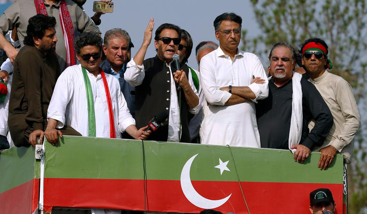 Pakistan's Imran Khan issues ultimatum for early polls at Islamabad rally